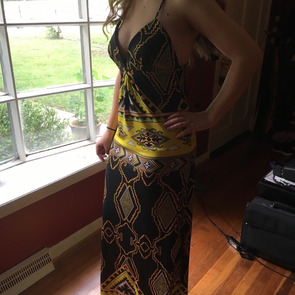 Julie Brown | Dress - Picture 2 of 6